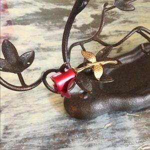 VINTAGE AVON rosebud pin